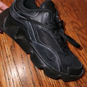 Nike Ryz 365 Black size 7